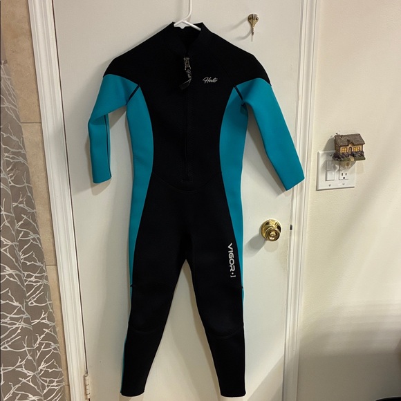 hevto Vigor I Women's Black and Blue Wetsuit in Sz 12 - Picture 1 of 9